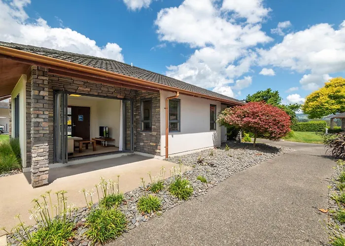 Karapiro Villas Resort